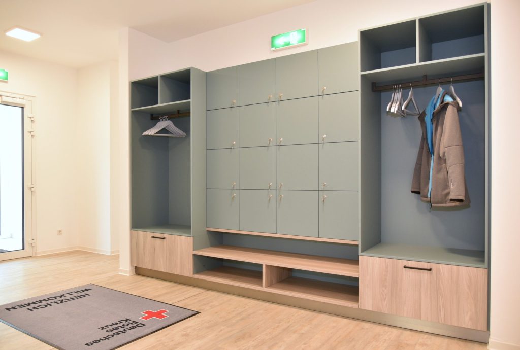 Einbauschrank mit Holzfronten – Bautzen – DRK-Tagespflege