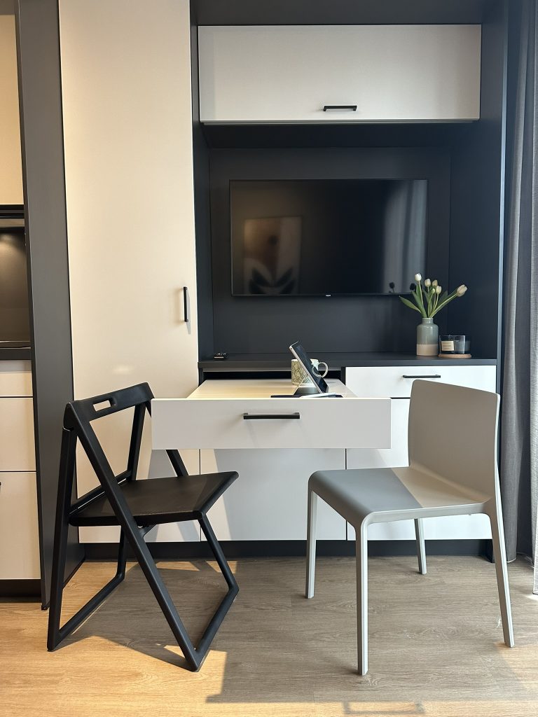 Television cabinet and seating – Düsseldorf – Himmelgeister Höfe