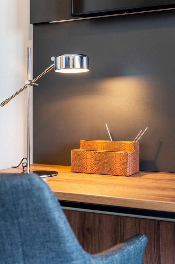 Schreibtisch im Apartment – Eschborn – Campo Novo Aparthotel