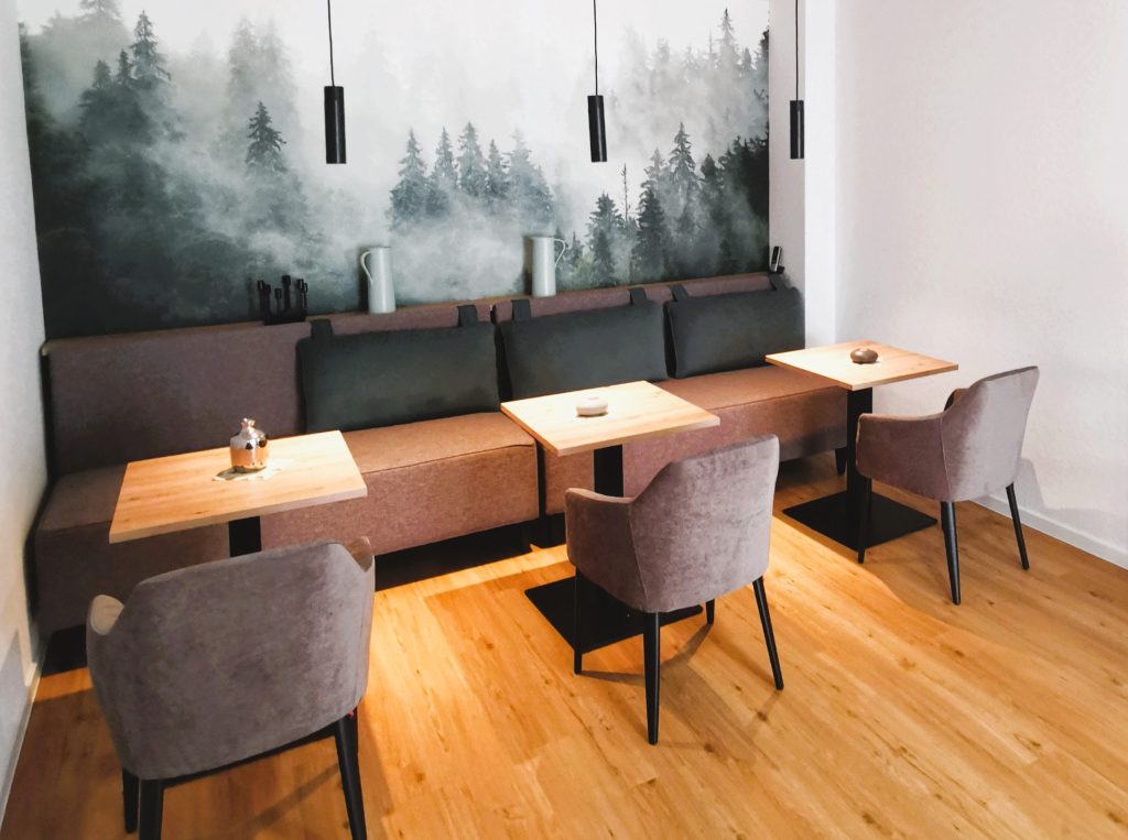 Workspaces with wooden desks – Nordhorn – Neuberliner Hof Residential Community