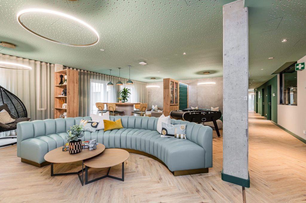 Lounge mit Sofas – Berlin – STUDYO Ontarioseestraße