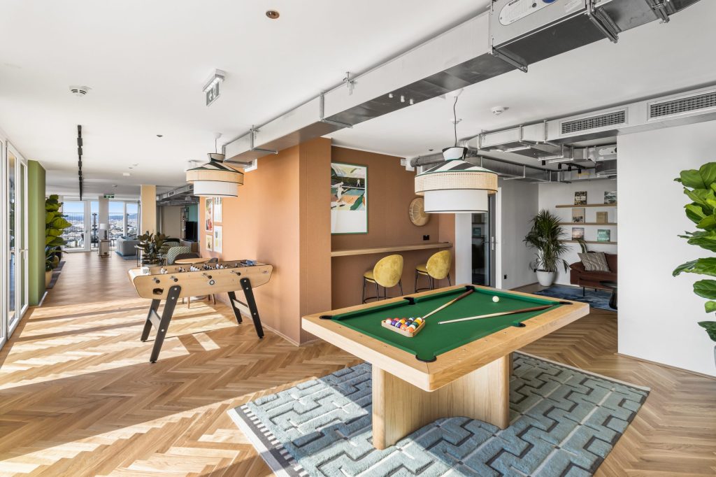 Leisure area with a pool table – Vienna – Momento by Greystar
