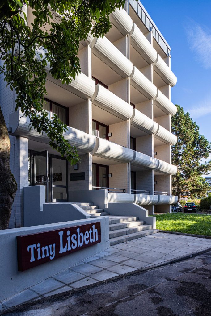 Eingangsbereich des Gebäudes – Trier – Tiny Liesbeth