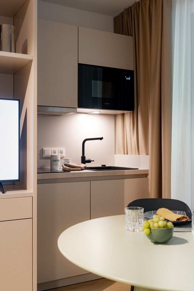 Küchenzeile mit Essplatz – Frankfurt am Main – Apartments