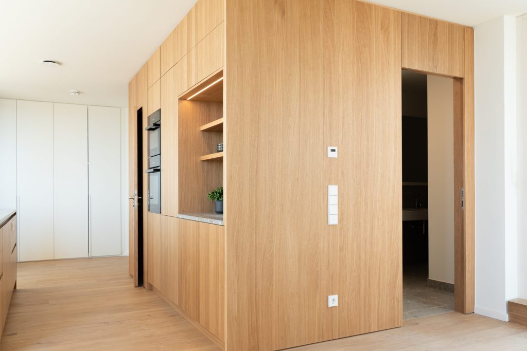 Built-in cabinet with open shelves – Munich – Meiller Gärten