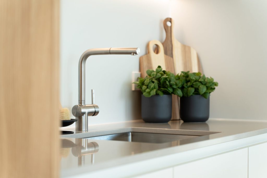 Kitchen sink and tap – Munich – Meiller Gärten