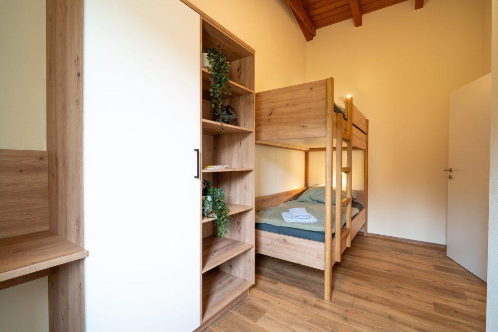 Coat storage with a mirror – Zittau – Trixi Park
